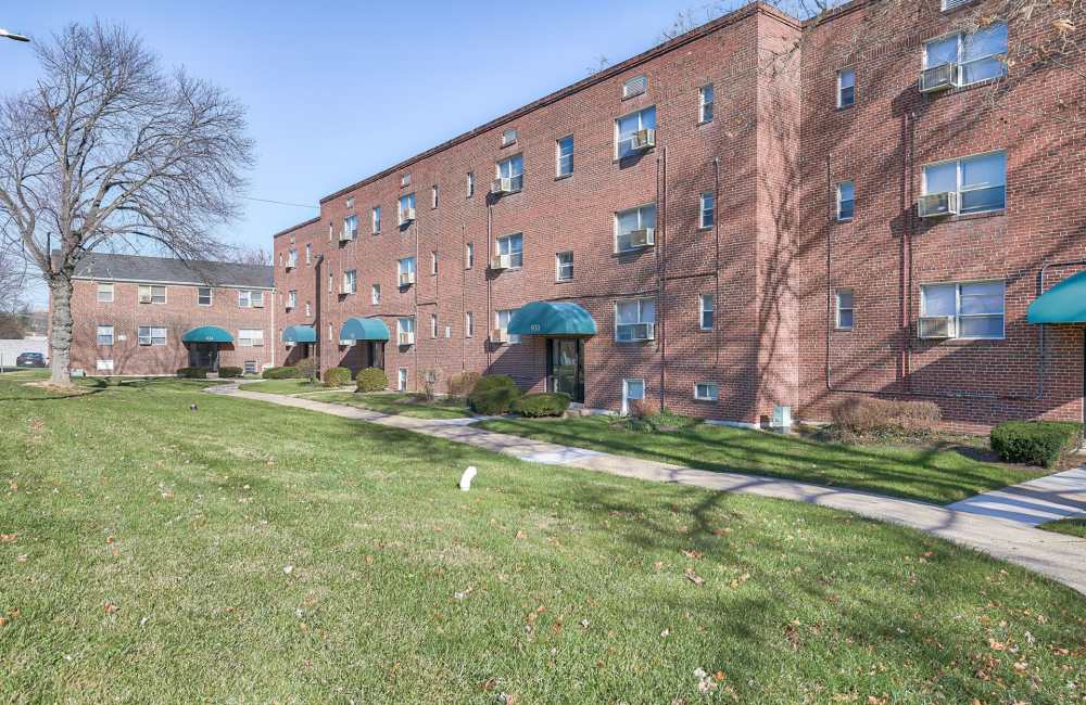 Apartment exterior view at Maplewood Apartments in Baltimore, Maryland