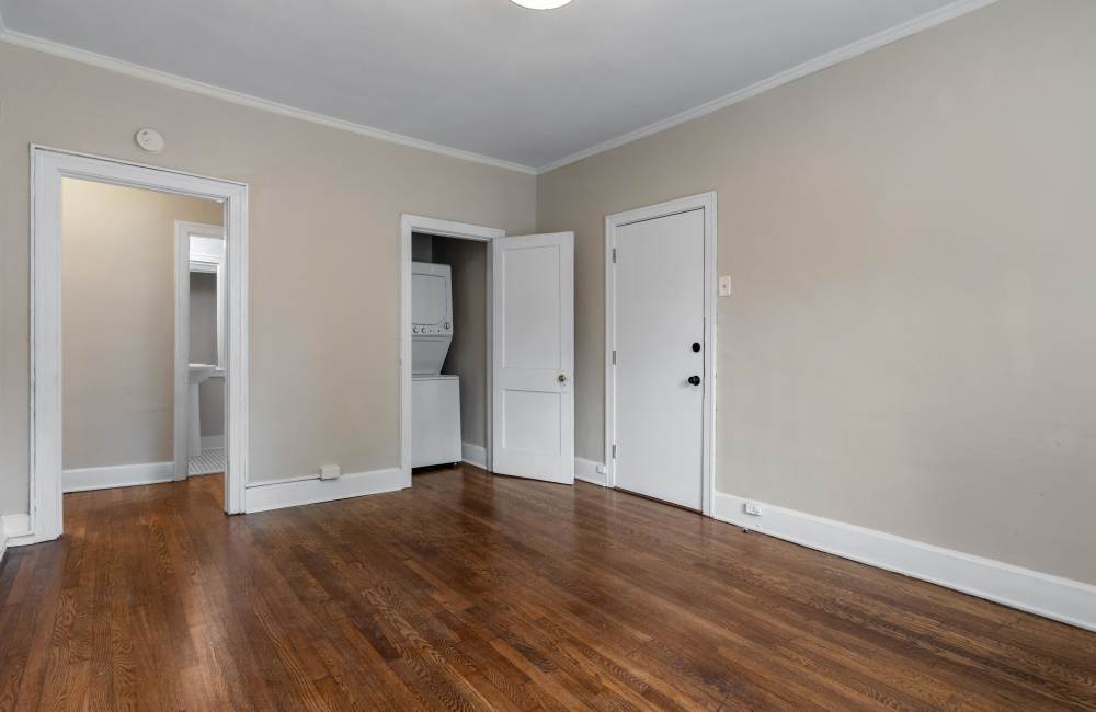 Bedroom with washer and dryer at Stonewall Park in Memphis, Tennessee