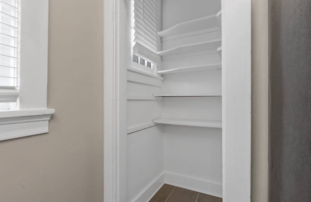 Lenin storage at Belvedere Place in Memphis, Tennessee