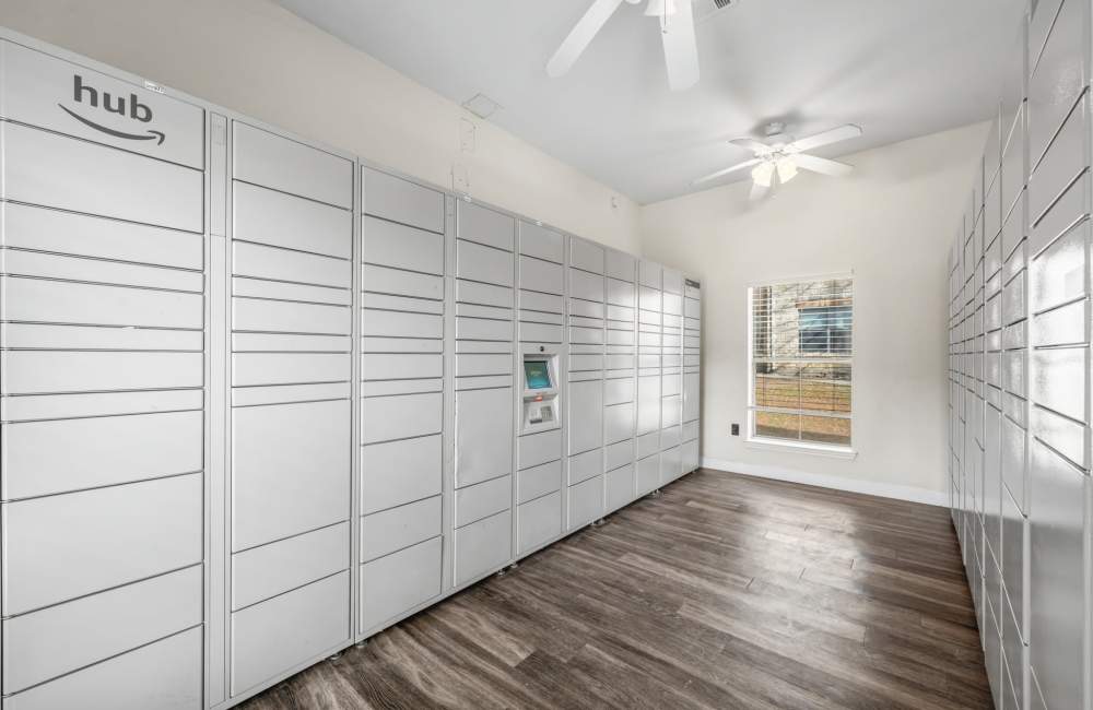 Park on Forum - Package Lockers
