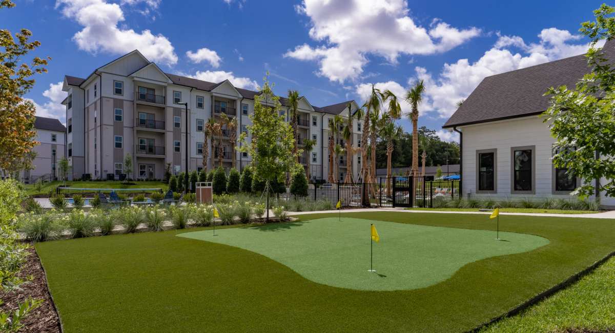 Putting green at Palmhouse Jacksonville in Jacksonville,Florida