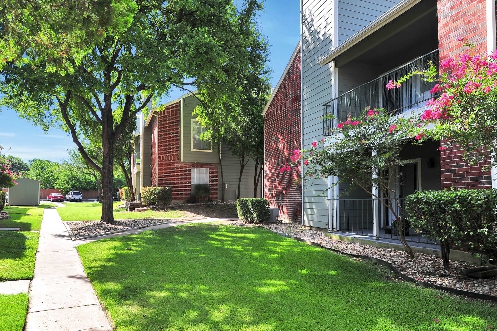 Bradford Pointe exterior view
