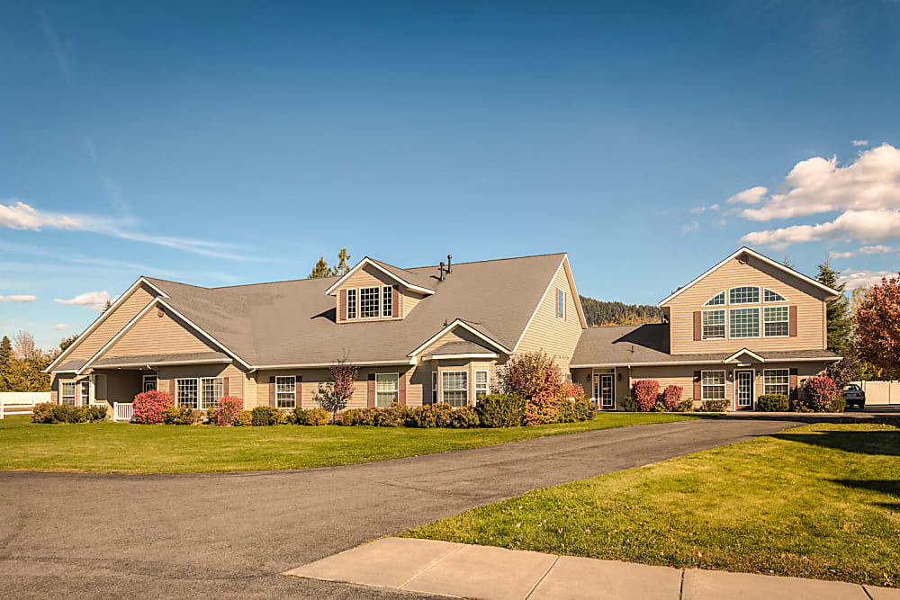 Beautiful maintained grounds at Pacifica Senior Living Coeur d'Alene in Coeur d'Alene, Idaho
