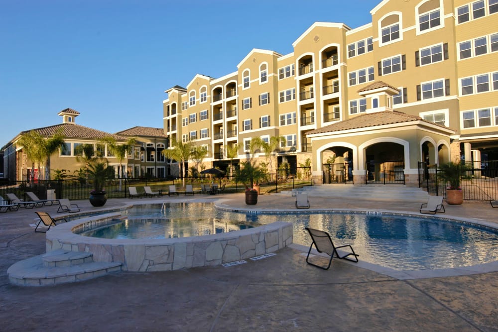 The Abbey On Lake Wyndemere Thewoodlandsluxuryapartments Com