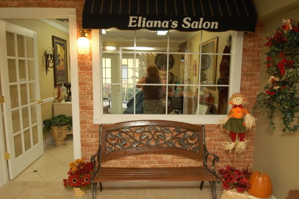 Little shop with bench at Grand Villa of Altamonte Springs in Florida