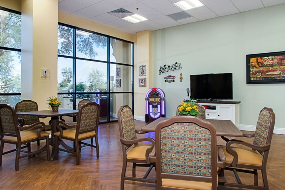 Dining hall at Grand Villa of DeLand in Florida