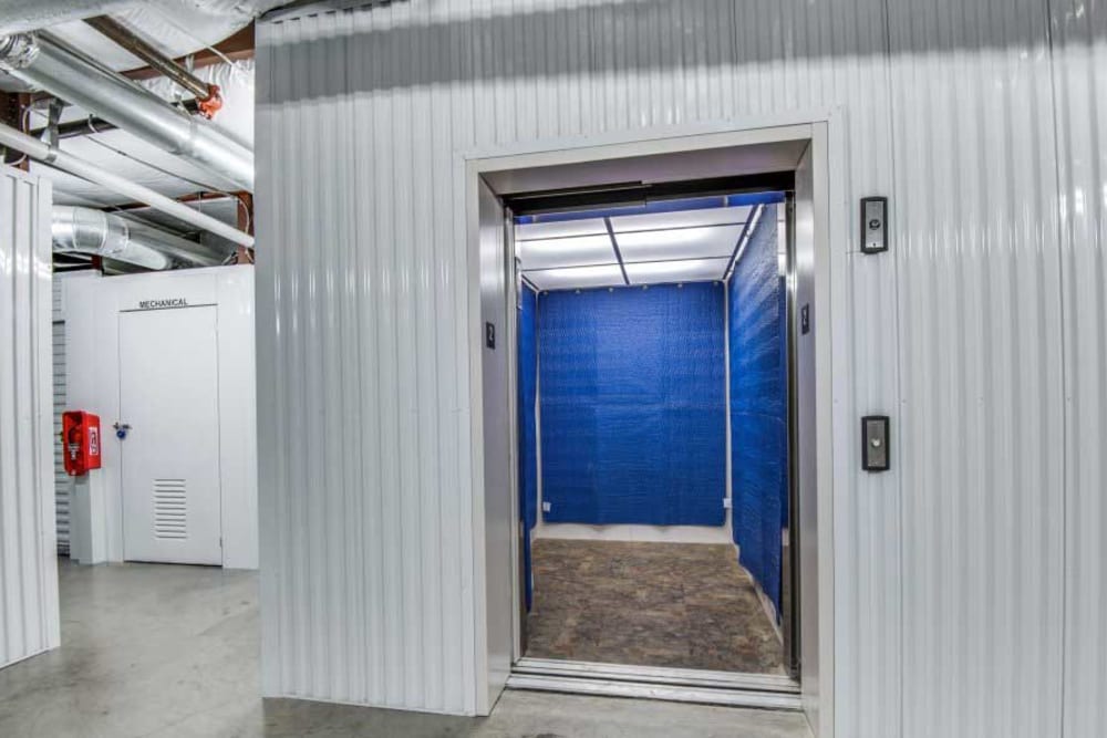 Self Storage Units Willowbend Plano, TX Advantage Storage Plano