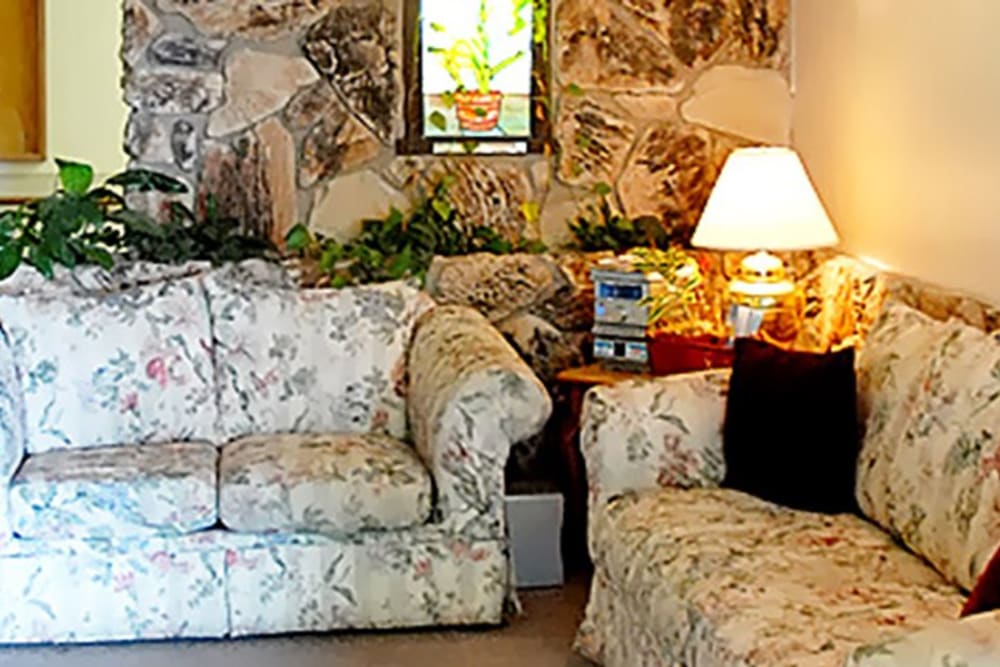 Lounge seating at Regency Care of Rogue Valley in Grants Pass, Oregon