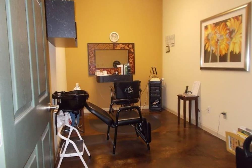 An onsite salon at Woodside Manor in Conroe, Texas