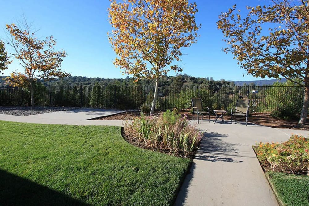 Outdoor walking area for residents at Oak Terrace Memory Care in Soulsbyville, California
