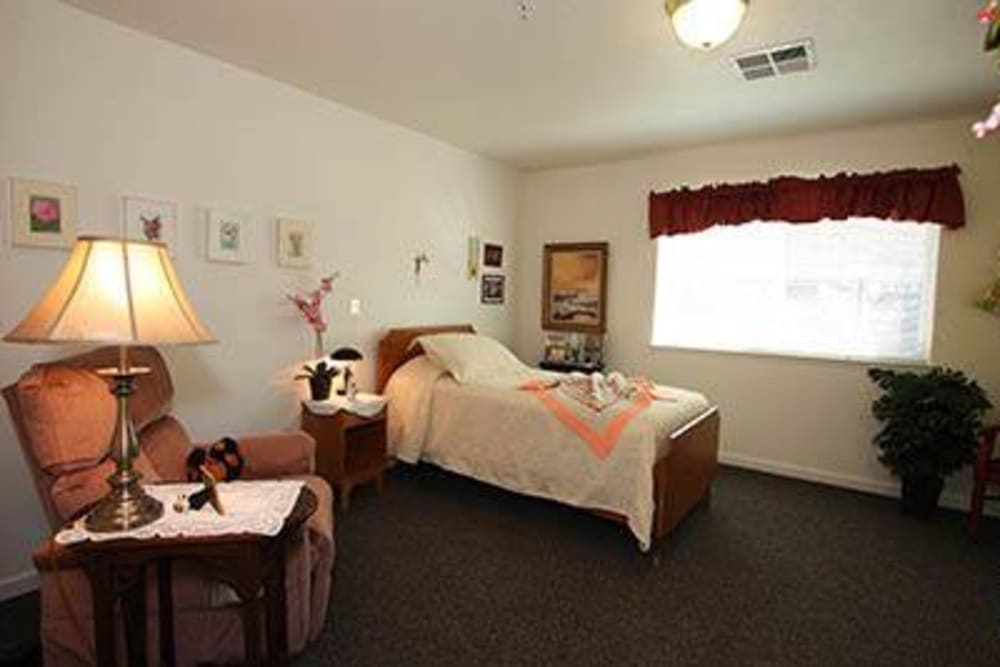 Residential bedroom at Oak Terrace Memory Care in Soulsbyville, California