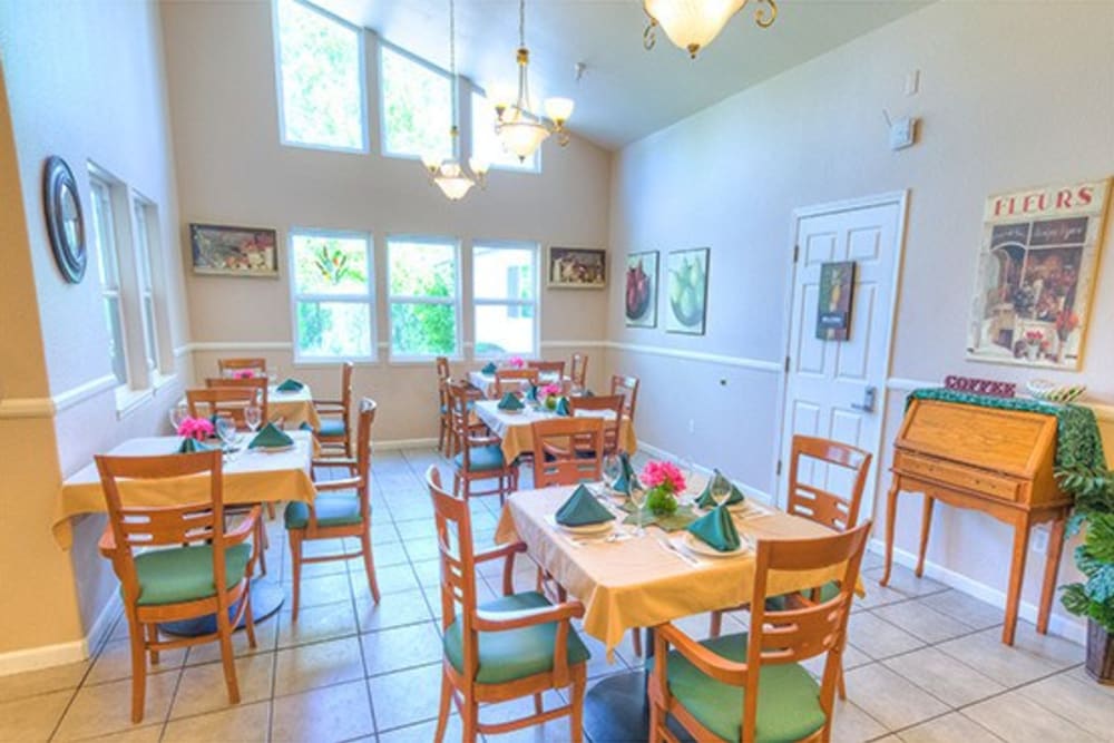 Seating and game area at Oak Terrace Memory Care in Soulsbyville, California