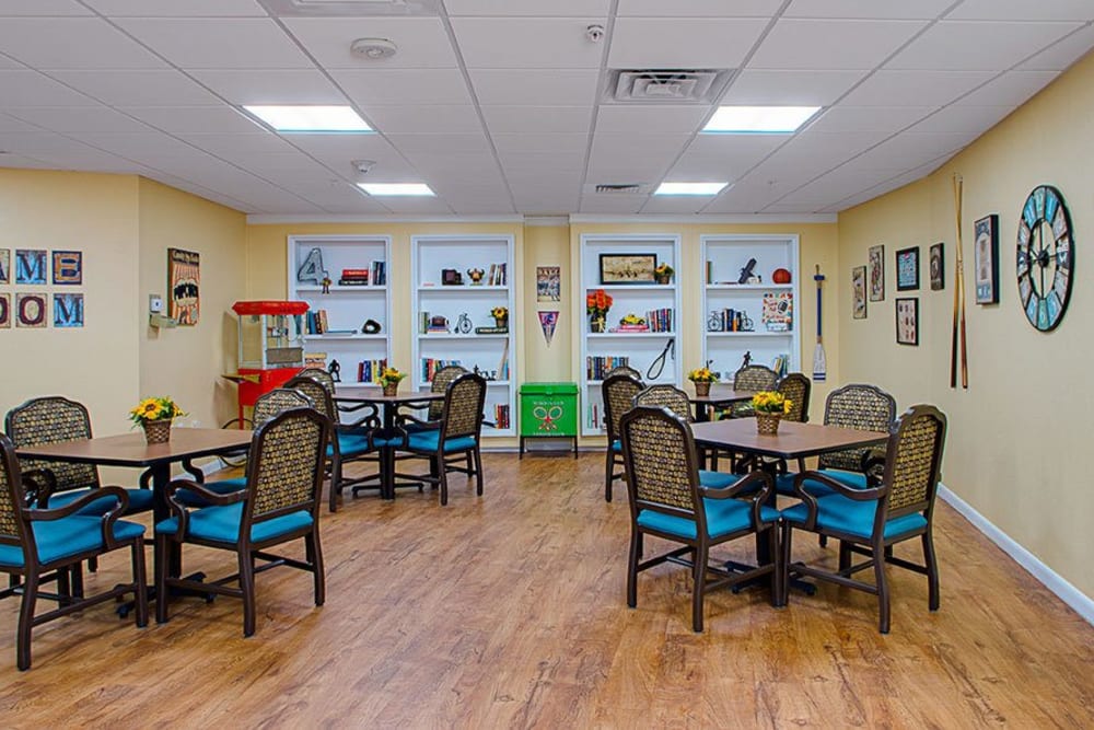 Dining hall at Grand Villa of Lakeland in Florida