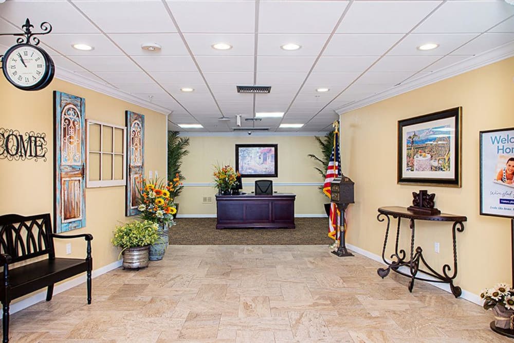 Common area with TV at Grand Villa of Lakeland in Florida