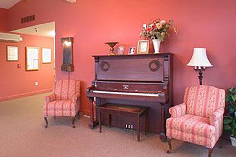 Piano in the lounge at Regency Albany in Albany, Oregon