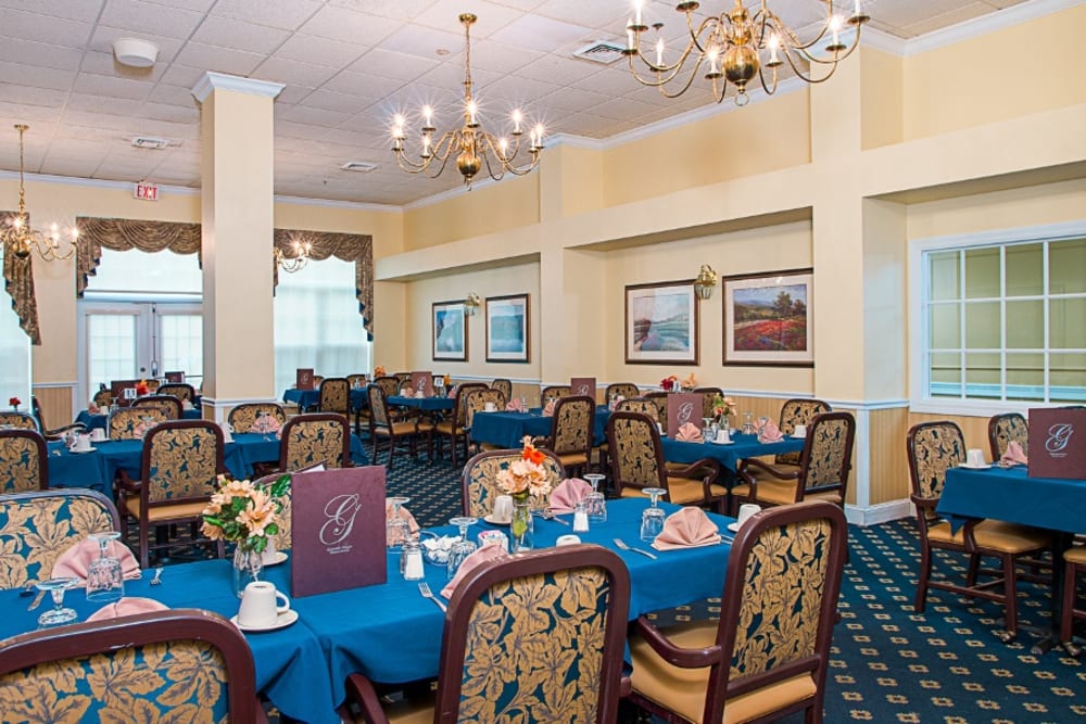 Dining hall at Grand Villa of Delray West in Florida