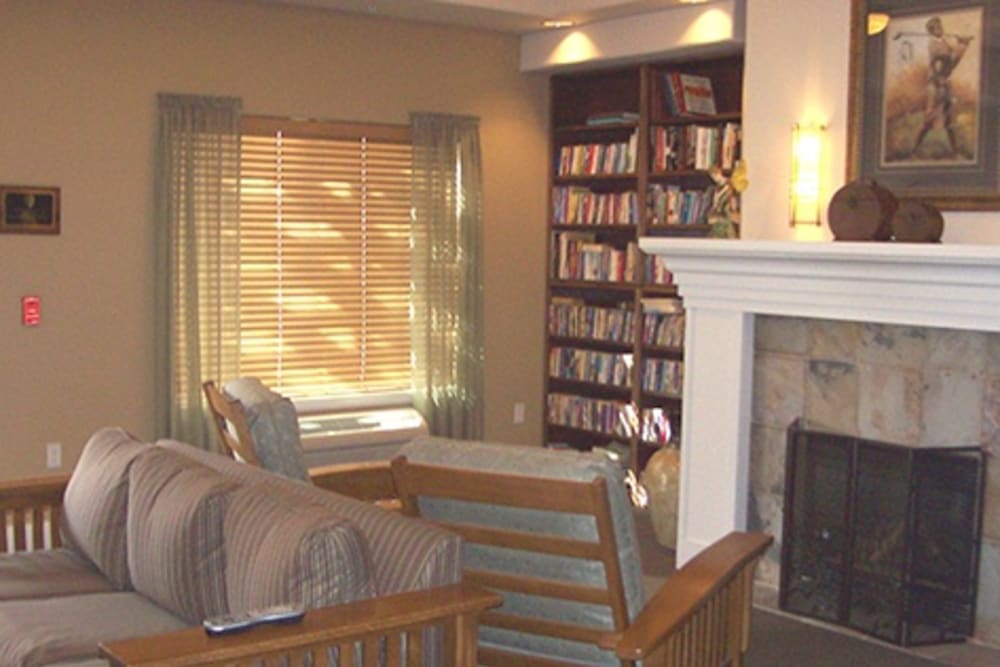 Living rooms at Fox Hollow Independent and Assisted Living in Bend, Oregon