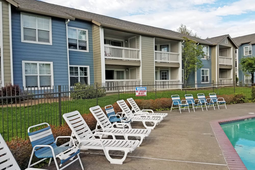 Poolside Lounge Chairs at Tualatin View Apartments in Portland, OR