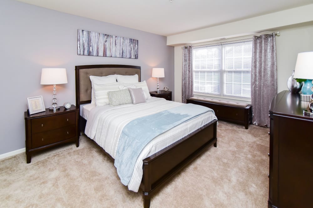Abrams Run Apartment Homes offers a naturally well-lit bedroom in King of Prussia, PA