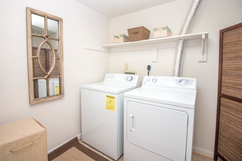 Photos Of River Park Tower Apartment Homes In Newport News