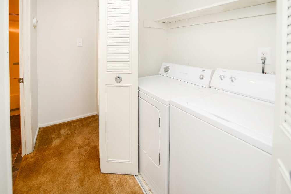 Westwood Gardens Apartment Homes offers a washer/dryer in West Deptford, NJ