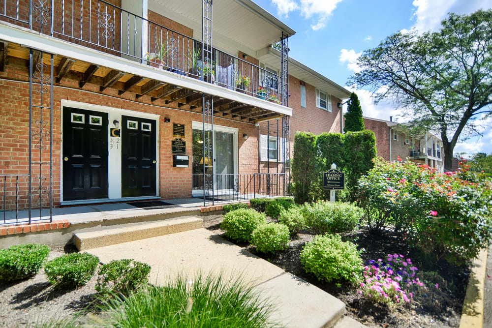Exterior building at Post & Coach Apartment Homes in Freehold, New Jersey