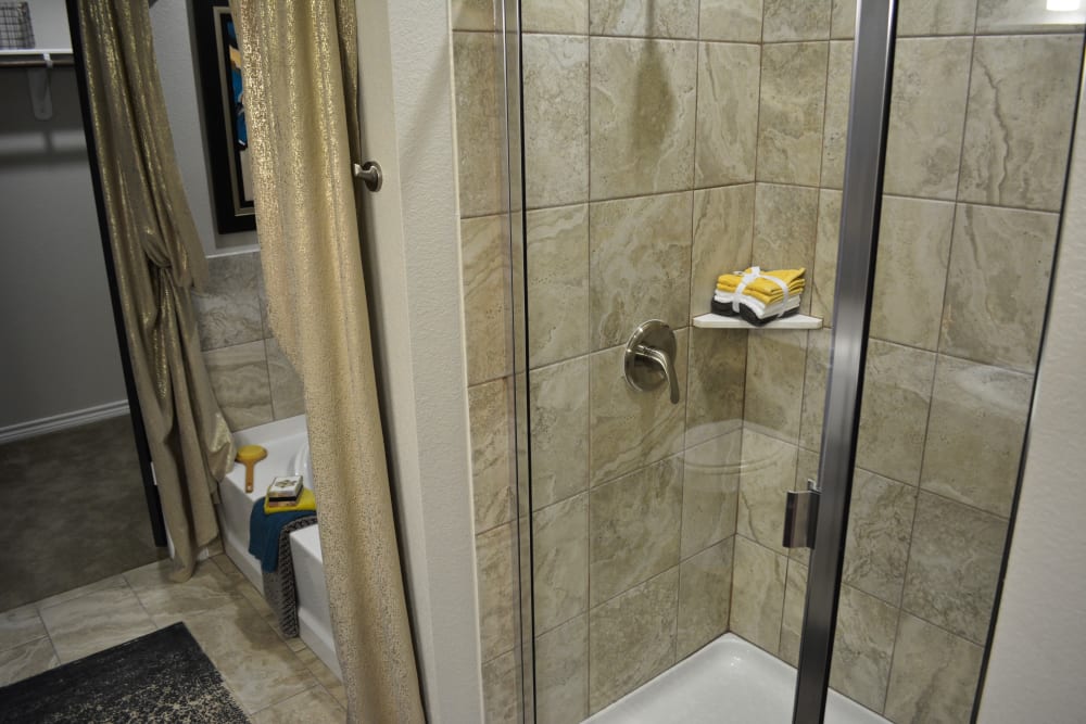 Nice walk-in showers at The Abbey at Dominion Crossing in San Antonio, Texas