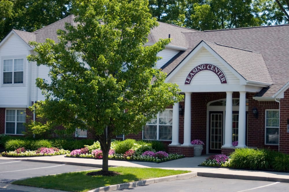 Exterior view of Briarcliff Village apartments in Commerce Township