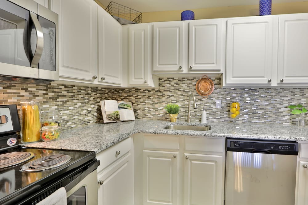 Fully equipped kitchen at Silver Spring Station Apartment Homes in Baltimore, MD
