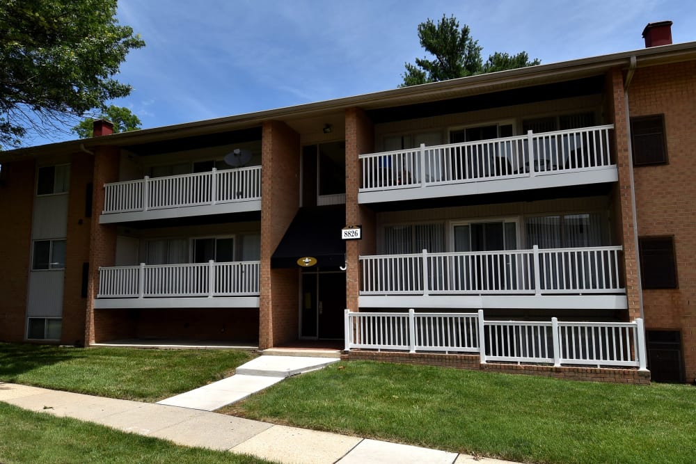 Exterior view of Briarwood Place Apartment Homes in Laurel, Maryland