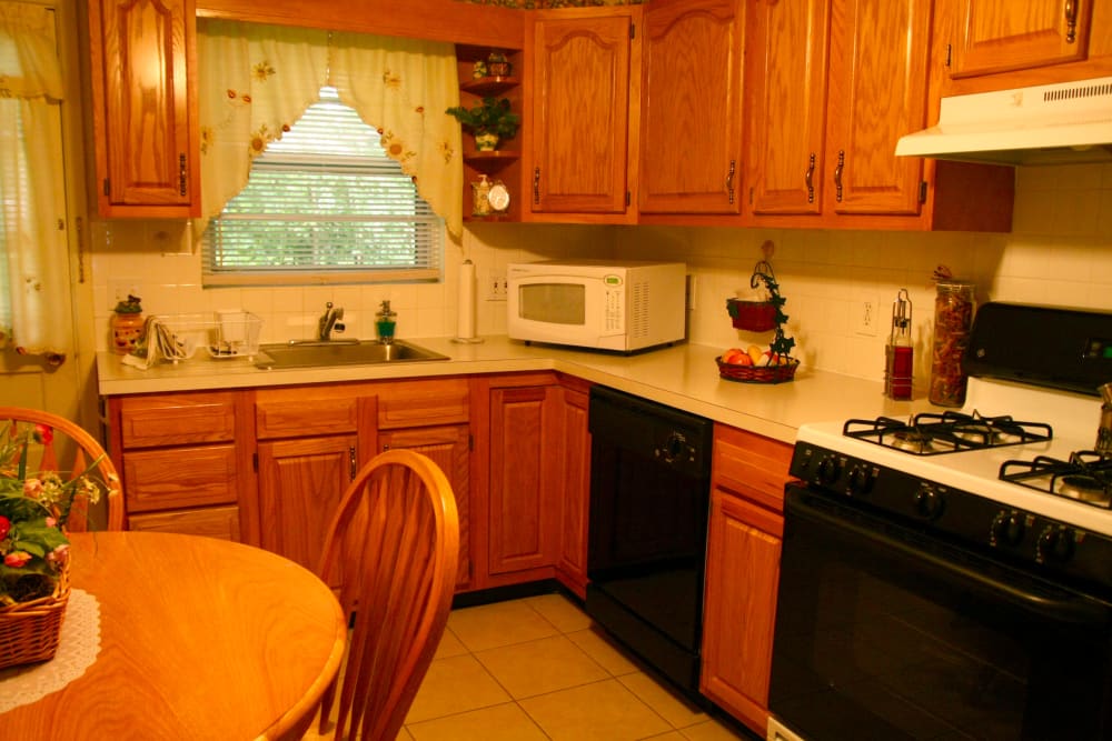 Brookview Manor Apartments kitchen with a gas oven