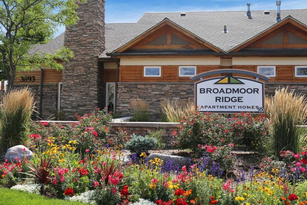 Entry Sign at Broadmoor Ridge Apartment Homes in Colorado Springs, Colorado