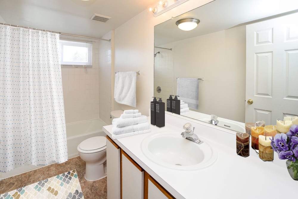 Beautiful bathroom at Seagrass Cove Apartment Homes in Pleasantville, New Jersey