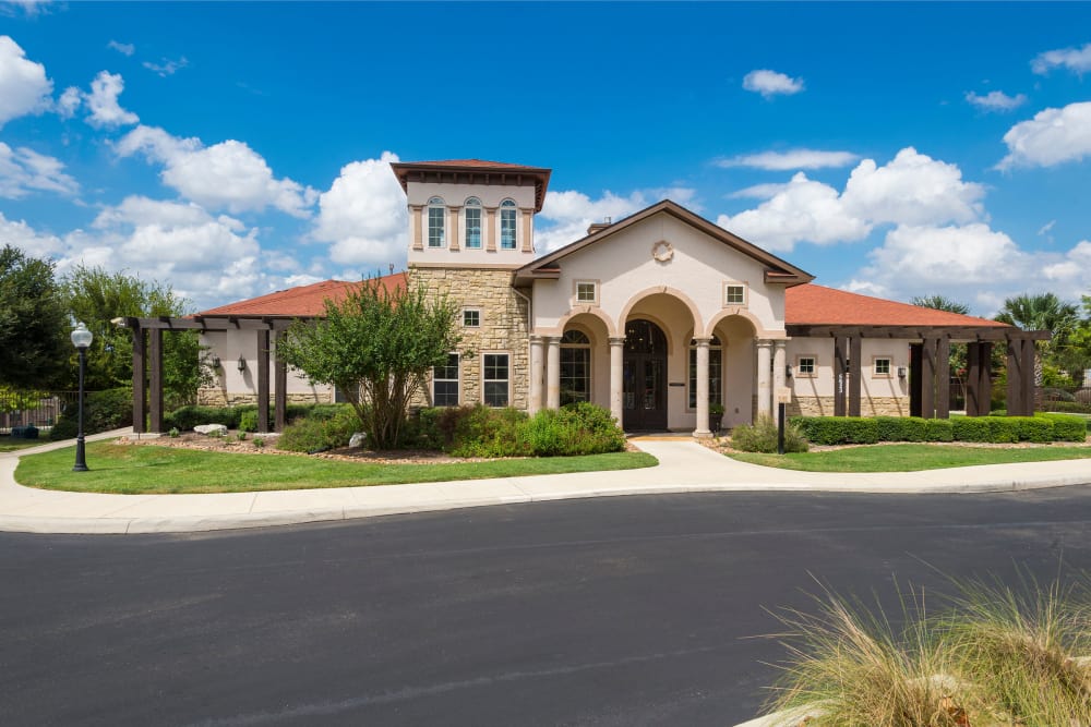 Exterior building view of Villas at Medical Center