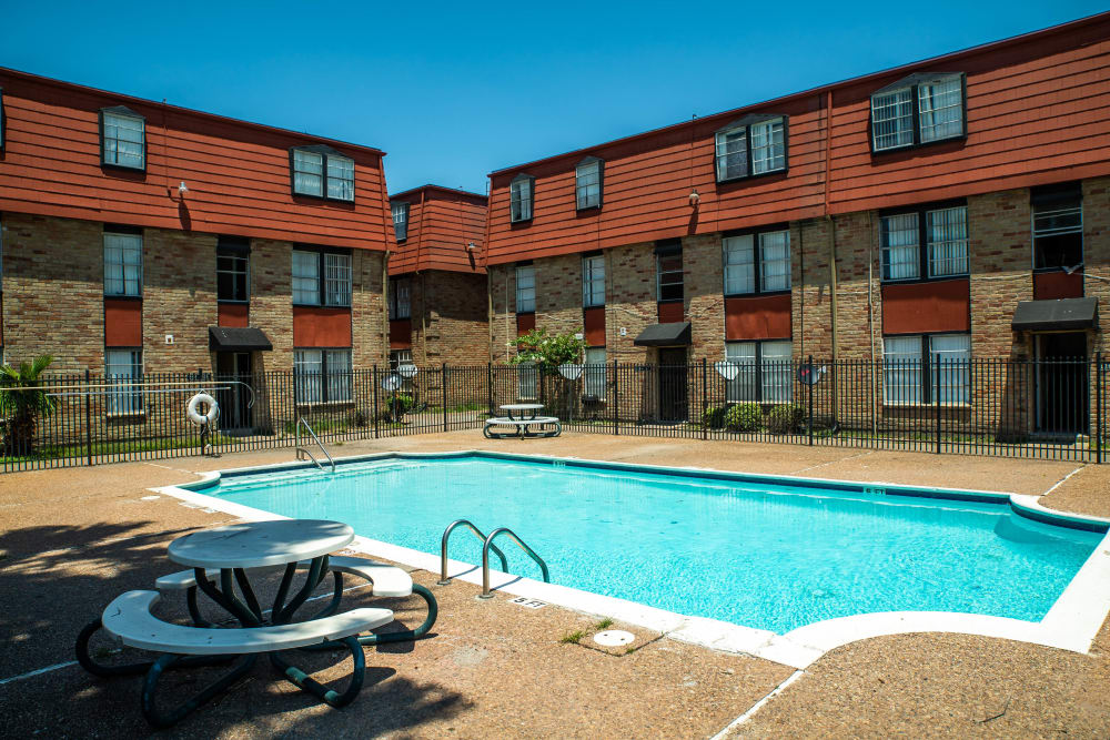 Photos Of Maple Trail Apartments Amp Townhomes In Pasadena Tx