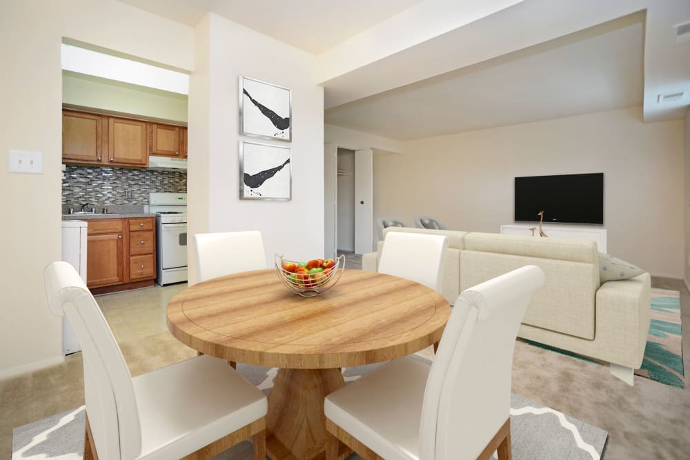Dining Area at Arbors at Edenbridge Apartments & Townhomes in Parkville, Maryland