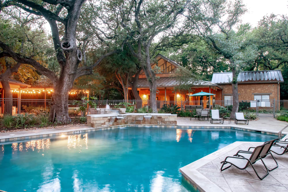 Enjoy Apartments with a Swimming Pool at The Niche Apartments