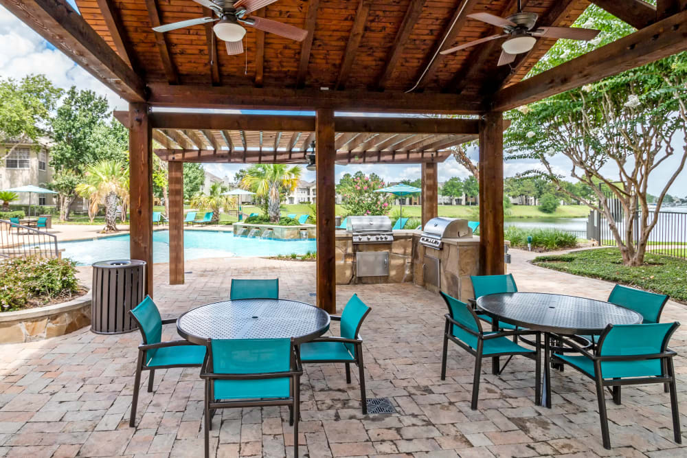 BBQ Grilling area at Signature Point Apartments