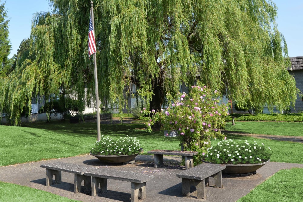 Outdoor seating at Regency Gresham Nursing and Rehabilitation Center in Gresham, Oregon