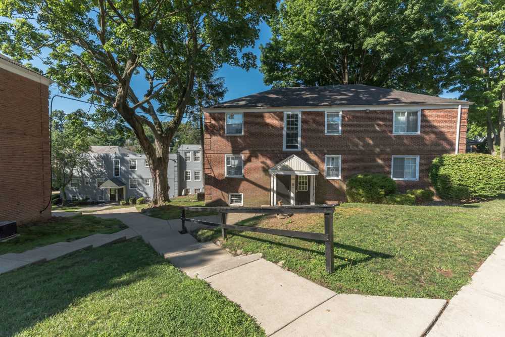 paved walkways at Melrose Station Apartments in Elkins Park, Pennsylvania