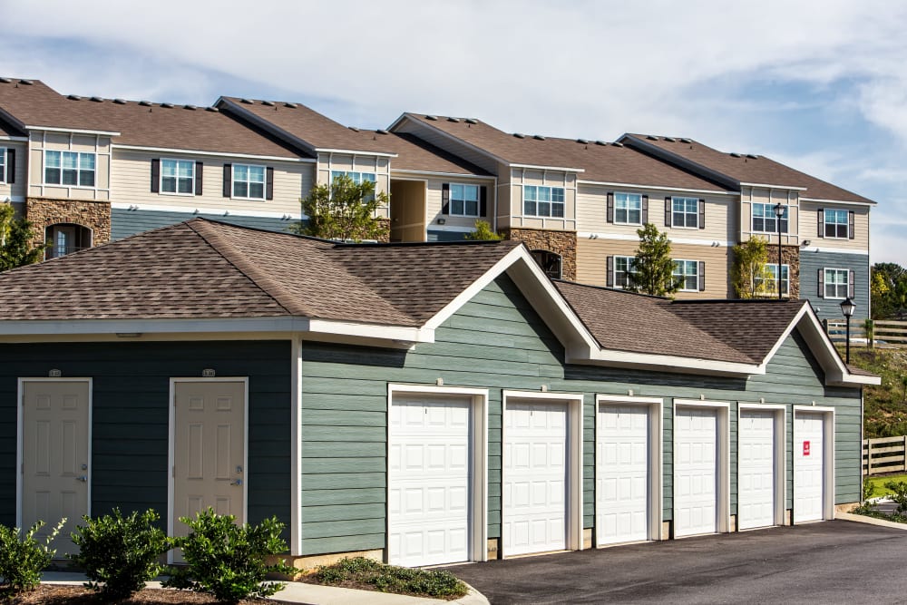 Apartments with garages at Enclave at Highland Ridge | Apartments in Columbus, Georgia