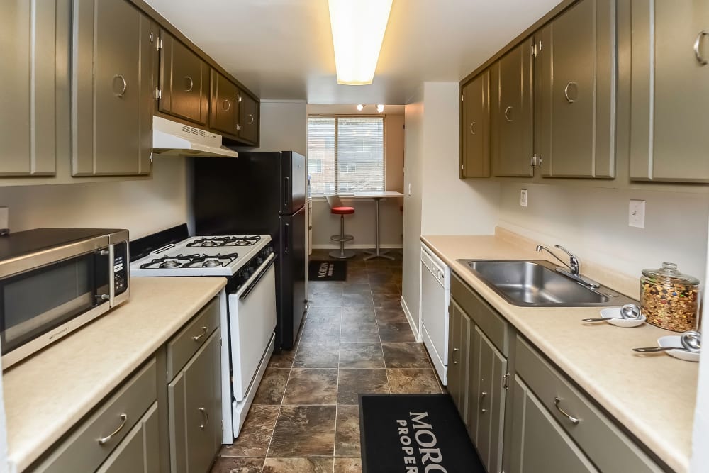 Modern kitchen at Briarwood Apartments & Townhomes in State College, Pennsylvania