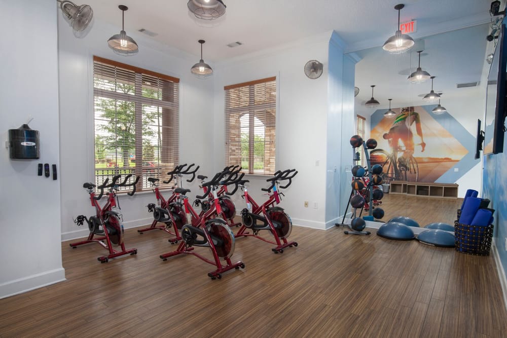 Fitness center at Effingham Parc Apartments in Rincon, Georgia