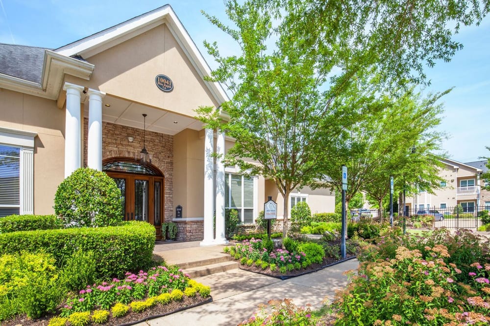 Luxury Apartments in Cordova, TN | Villas at Houston Levee West Apartments