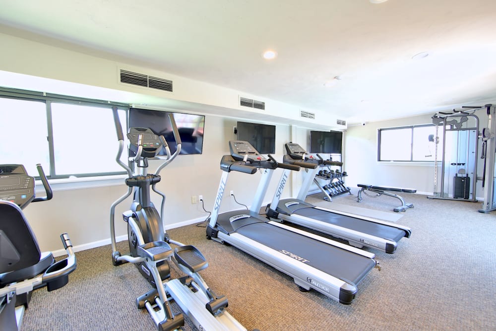 State-of-the-art fitness center at Glen Ridge Apartment Homes in Glen Burnie, Maryland