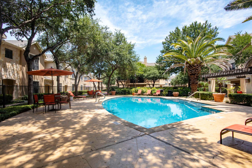 Enjoy Apartments with a Swimming Pool at The Quarry Townhomes in San Antonio, Texas