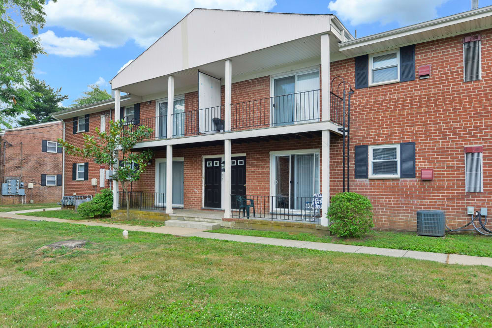 Apartments in Freehold, NJ off Park Ave Post & Coach Apartment Homes