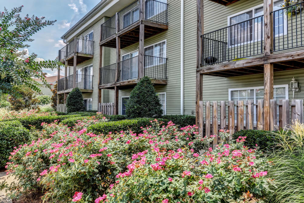 Front view at Jackson Grove Apartment Homes in Hermitage, Tennessee
