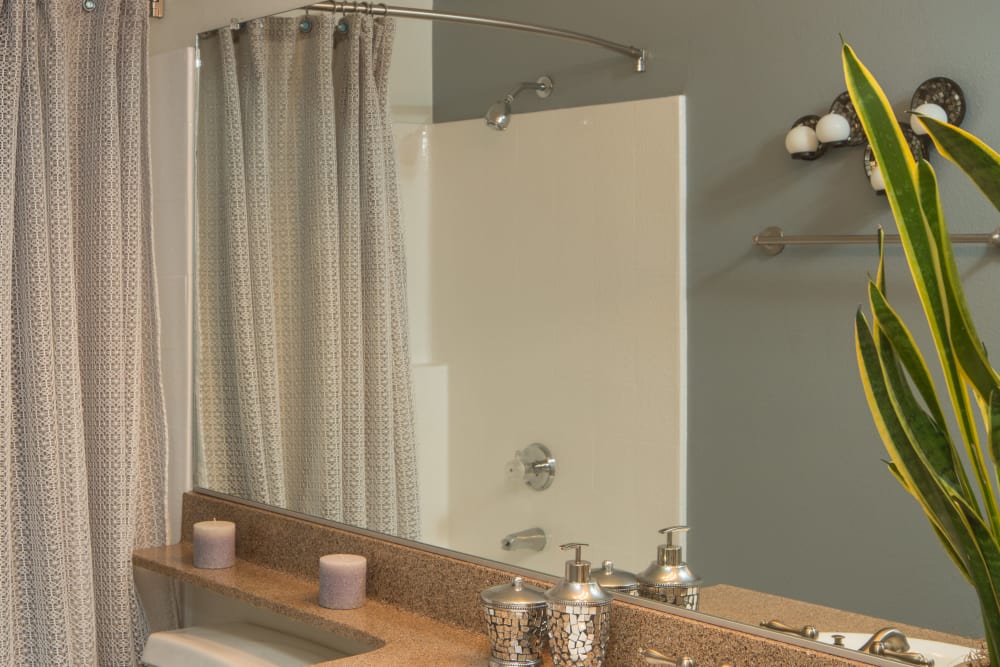 Luxury 1, 2 & 3 Bedroom Apartments & Condos in Foothill Ranch, CA