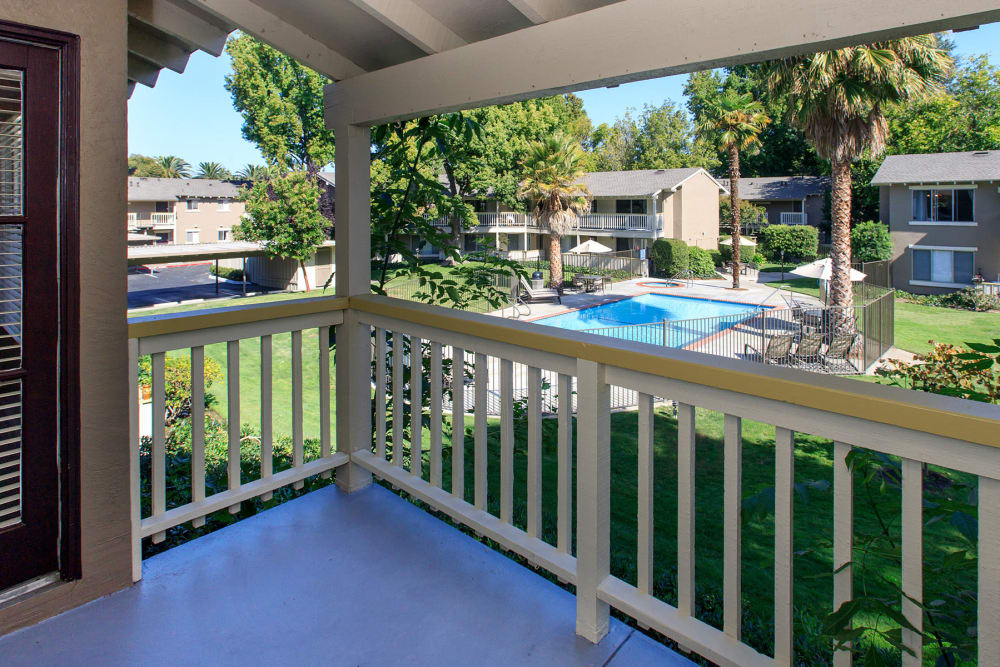 Outdoor balcony at Countrywood in Fremont, California